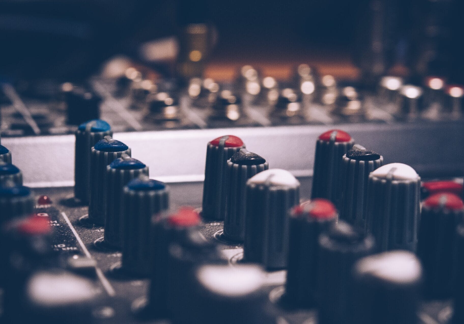 pexels-hendrik-b-744318